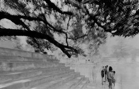 Benares, città sacra - <p>ricerca personale su Benares, città sacra dell'induismo, in collaborazione con Kautilya Society, 2002.</p>